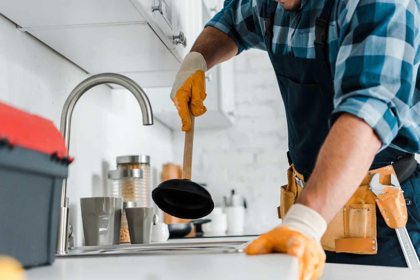 Signs You Need Professional Plumbing Services